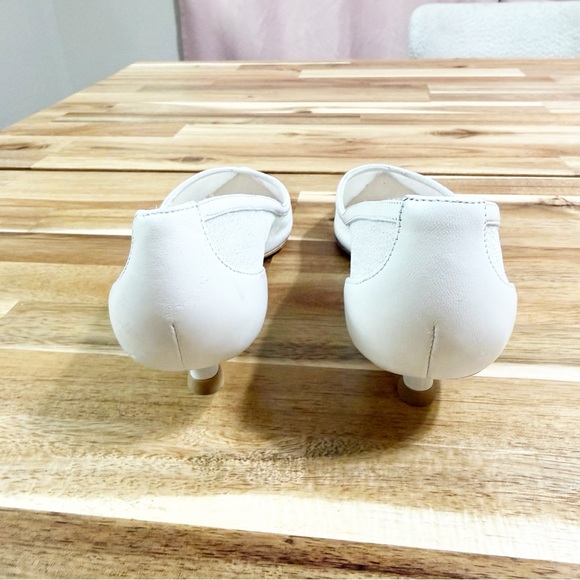 Stuart Weitzman Eva 50 Pump Pointed Toe White Sparkle Kitten Heels $525 MSRP 5.5 - Picture 13 of 15